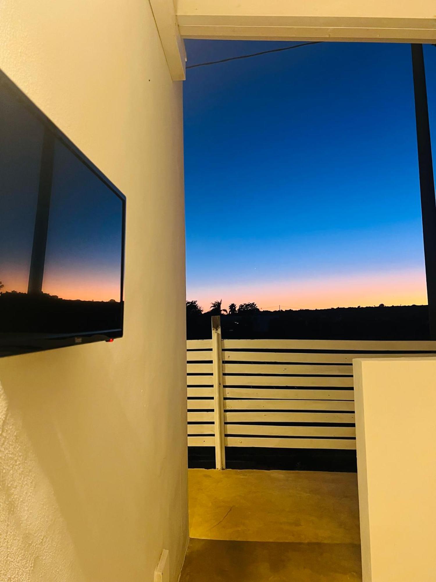 Le Stanze Di Chloe Hotel Тавиано Екстериор снимка
